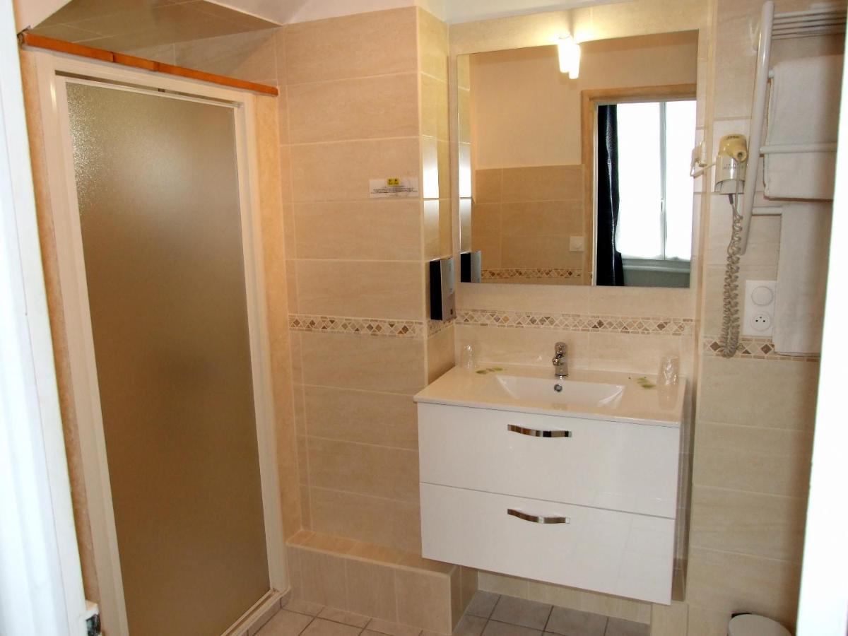 Logis Hotel L'Occitan 2 Etoiles Гаяк Екстериор снимка