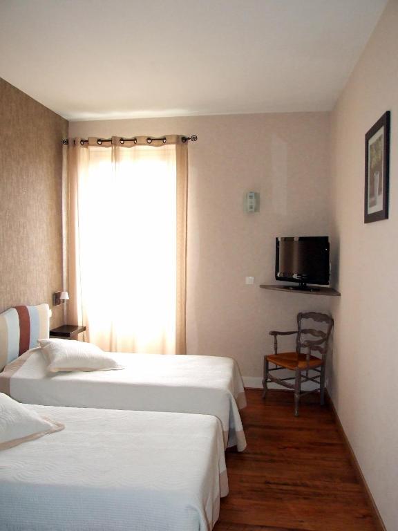 Logis Hotel L'Occitan 2 Etoiles Гаяк Стая снимка